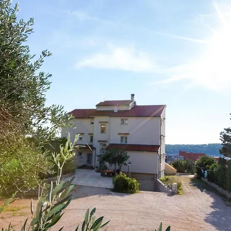 Awesome In Barbat With Wifi Apartment Barbat na Rabu