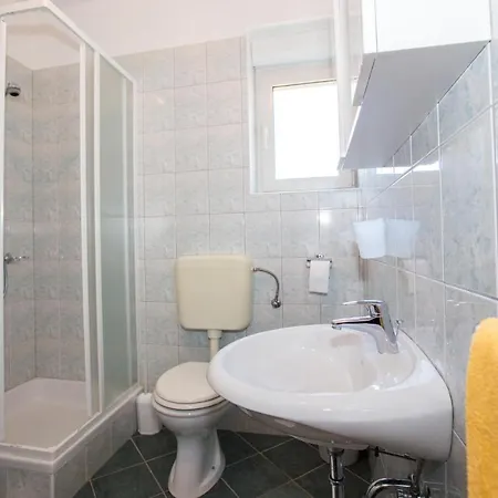 Awesome In Barbat With Wifi Apartment *