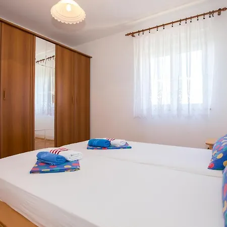 Apartment Awesome In Barbat With Wifi *